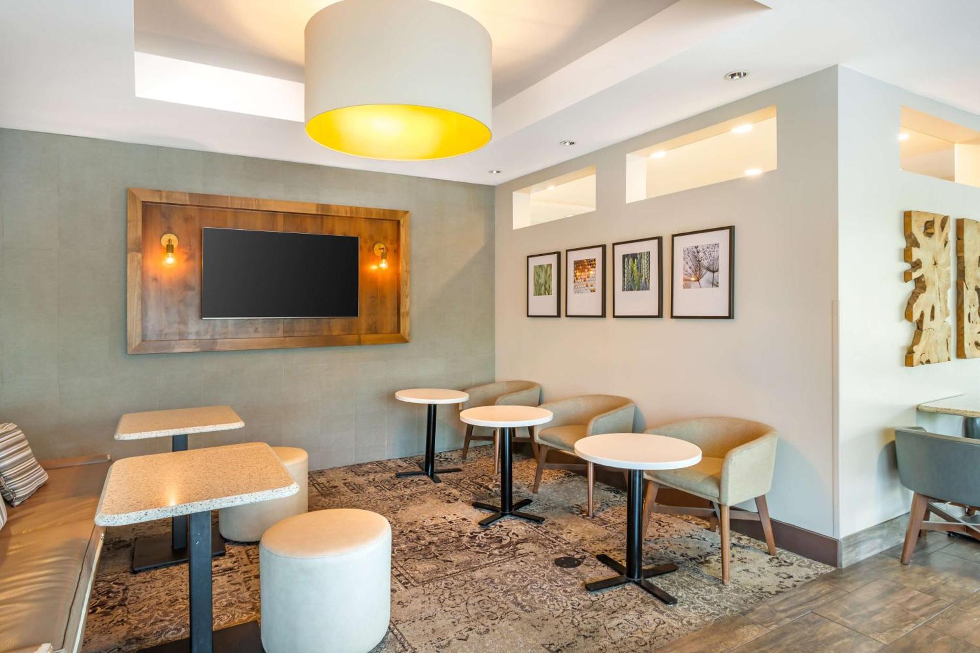 Best Western Plus Cotton Tree Inn Sandy Bagian luar foto