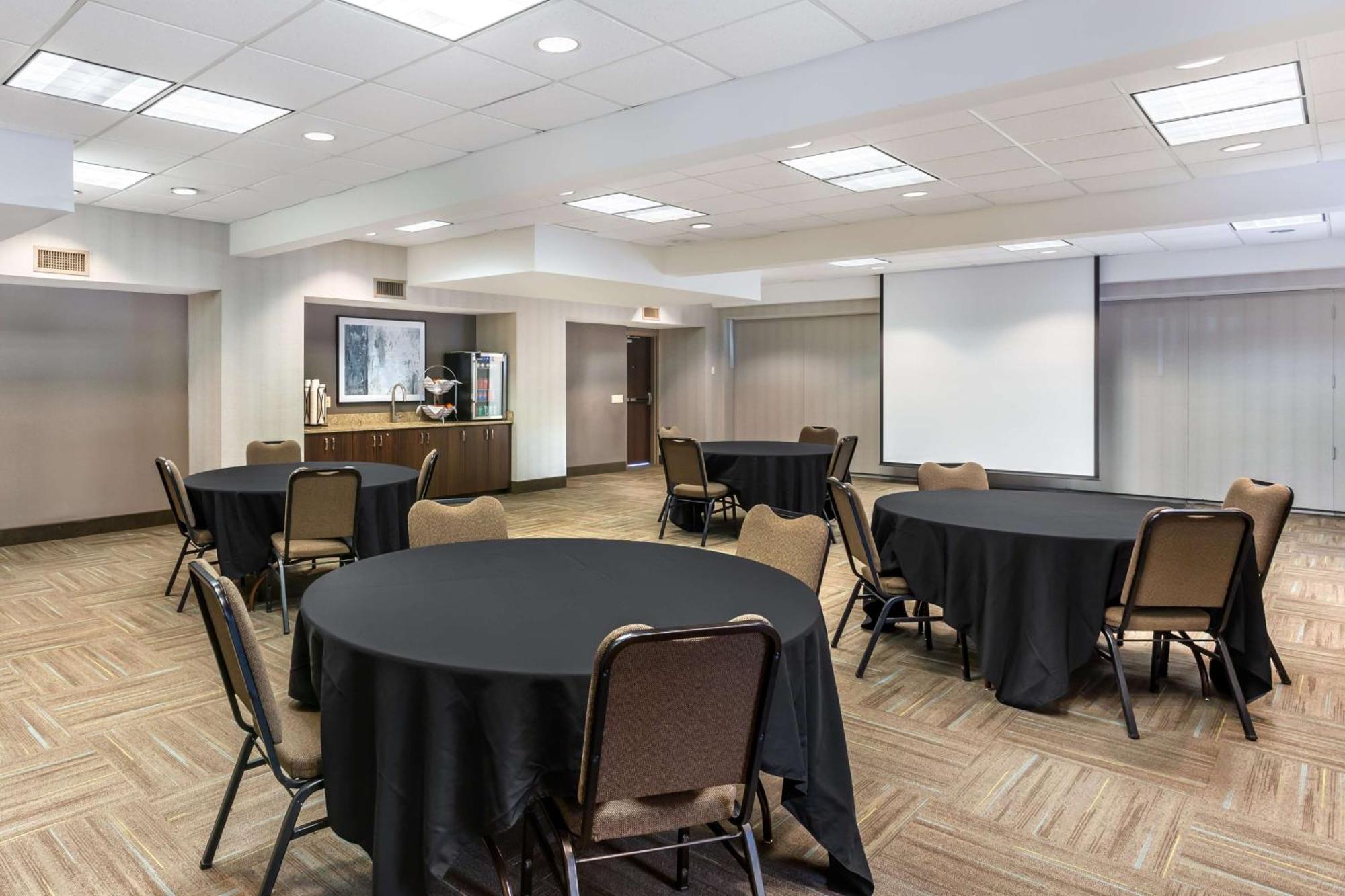 Best Western Plus Cotton Tree Inn Sandy Bagian luar foto