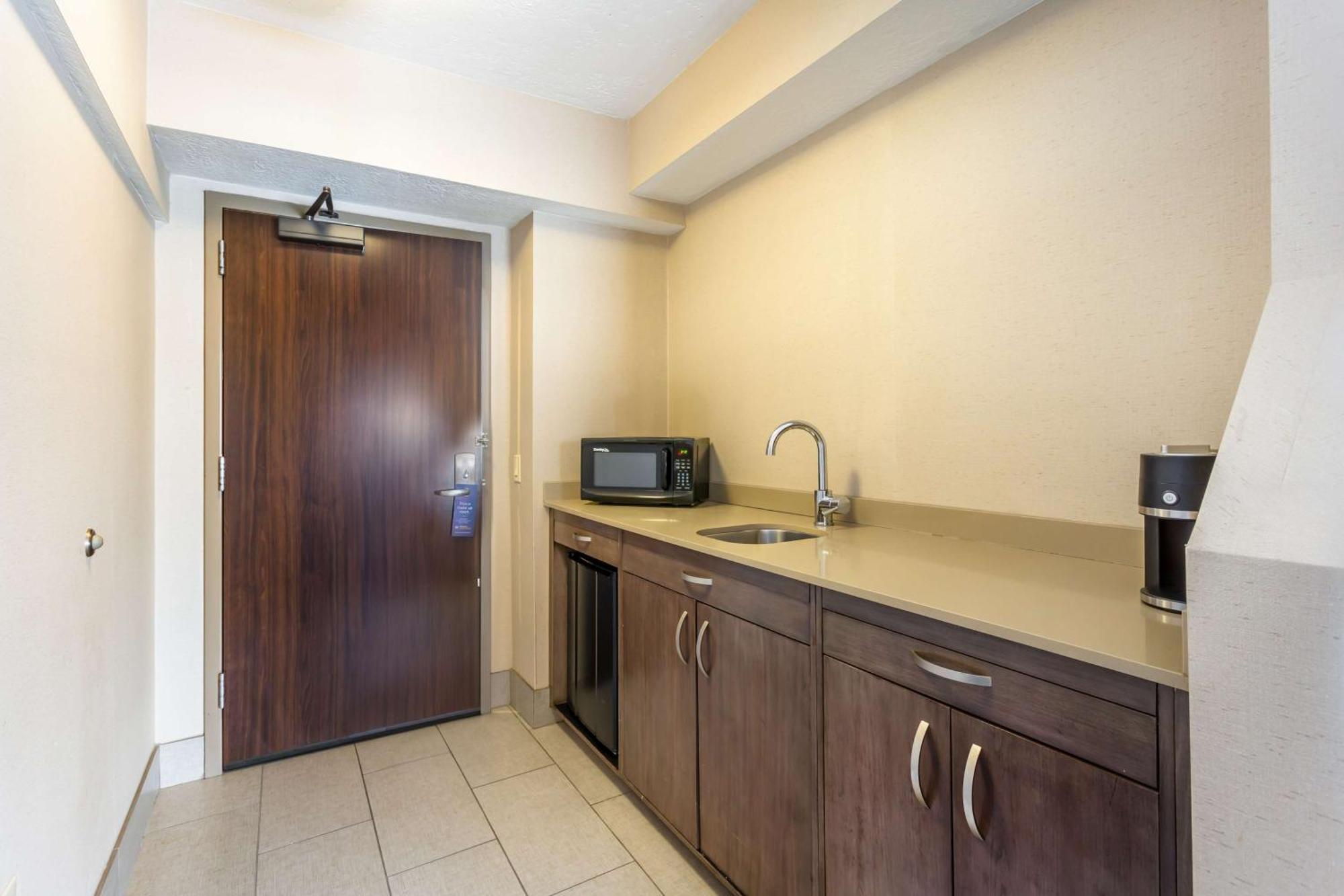 Best Western Plus Cotton Tree Inn Sandy Bagian luar foto