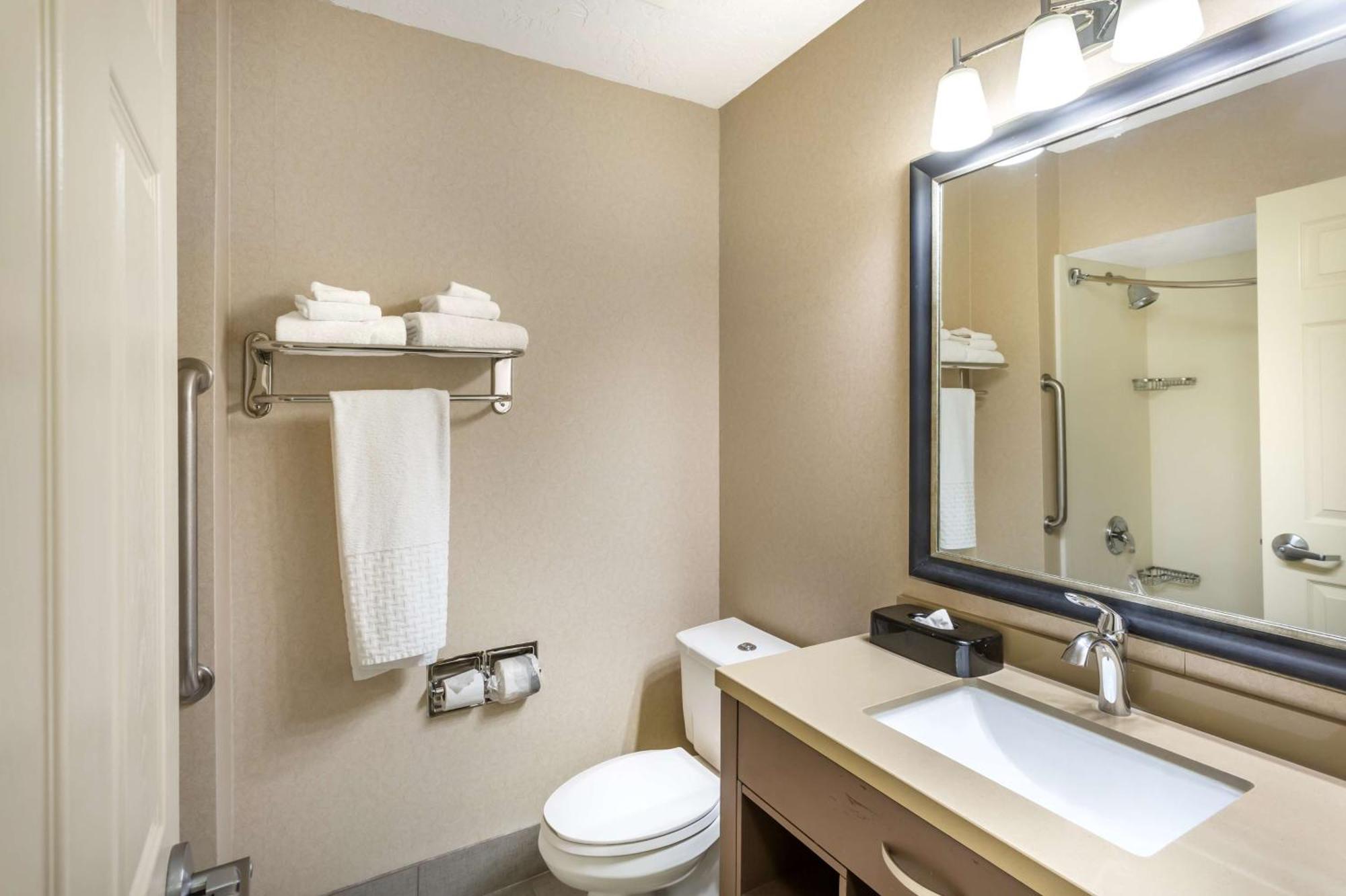 Best Western Plus Cotton Tree Inn Sandy Bagian luar foto