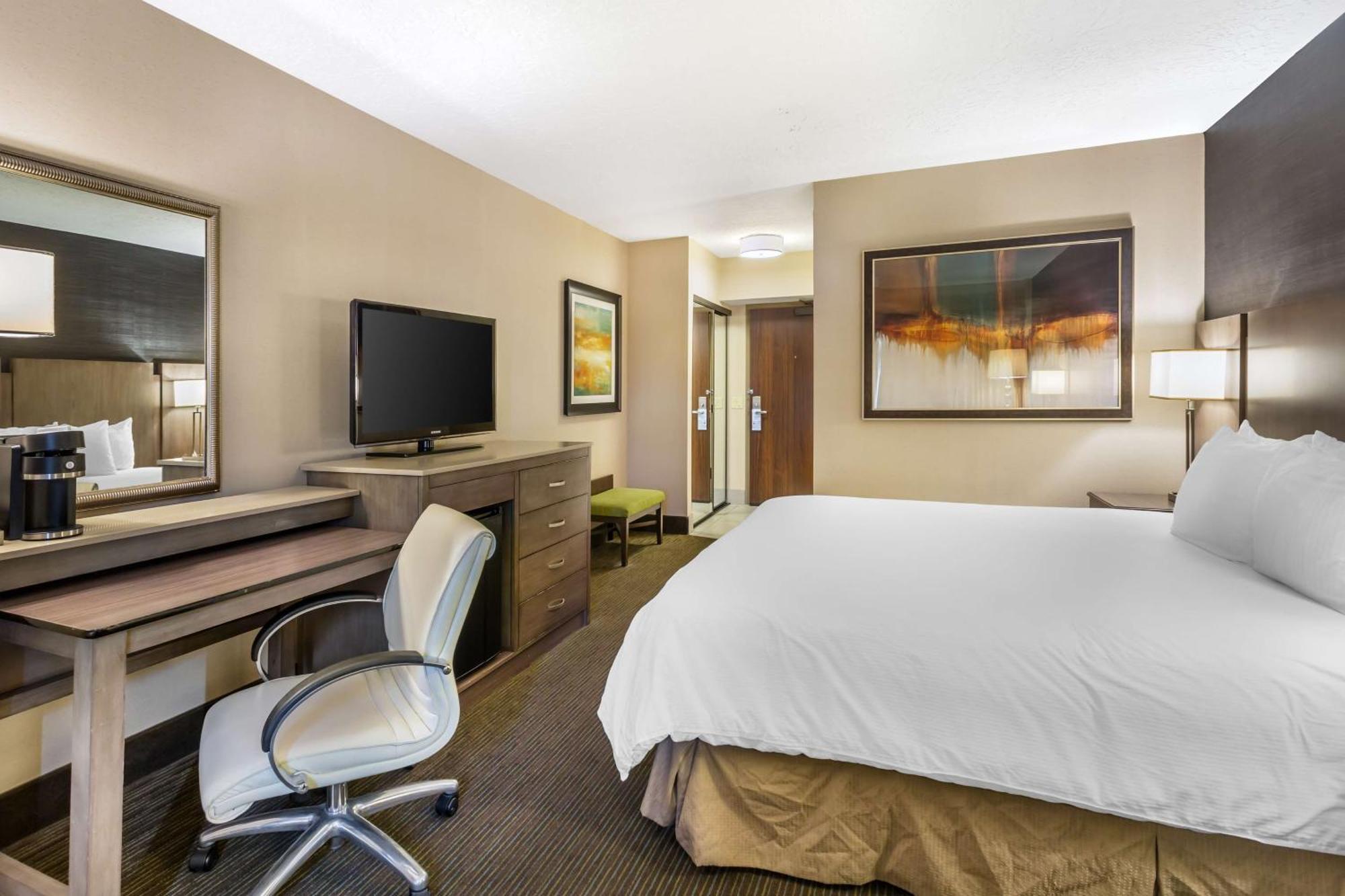 Best Western Plus Cotton Tree Inn Sandy Bagian luar foto