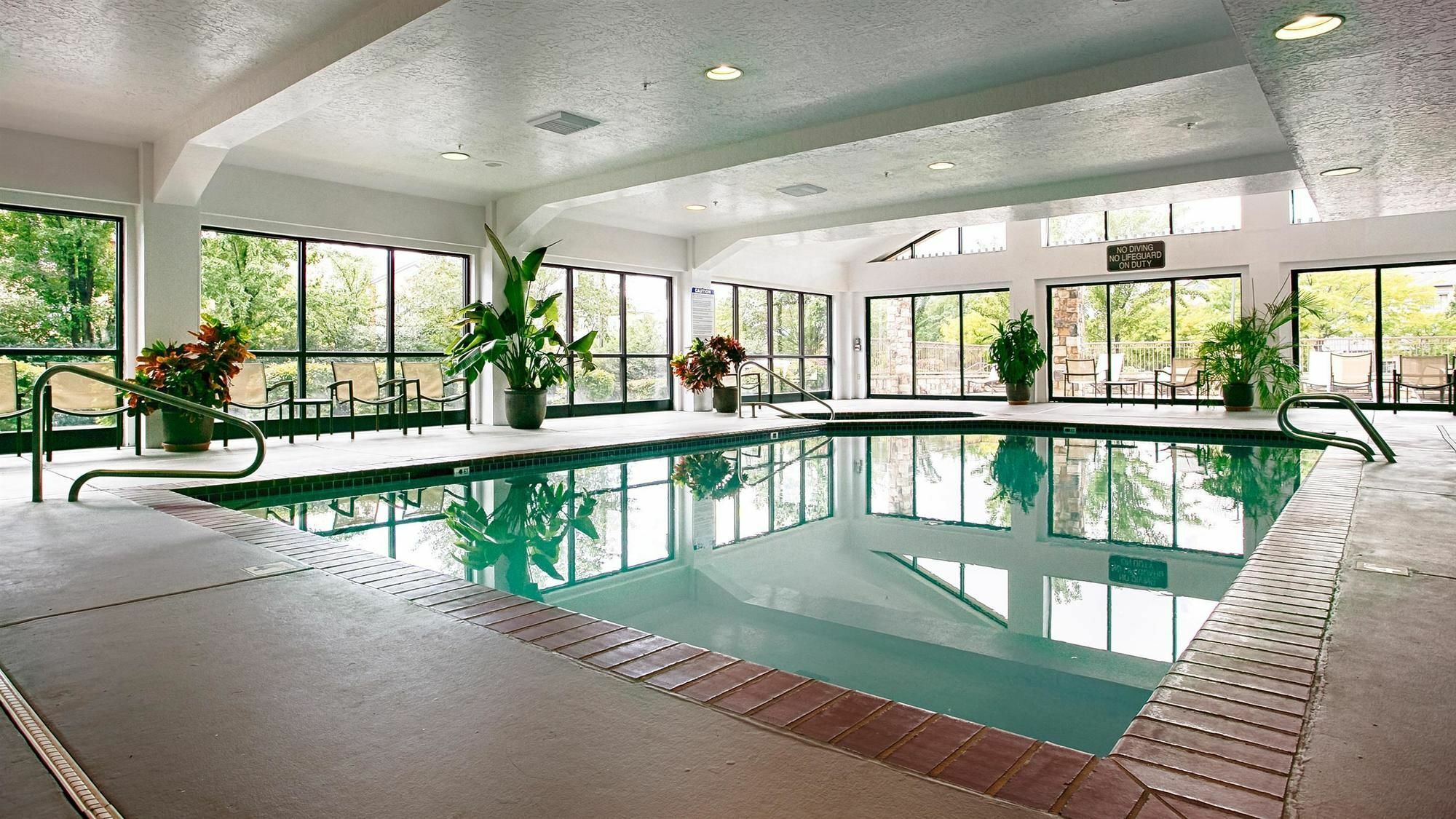 Best Western Plus Cotton Tree Inn Sandy Bagian luar foto